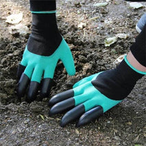 GARDEN GLOVES WITH CLAWS FOR DIGGING PLANTS