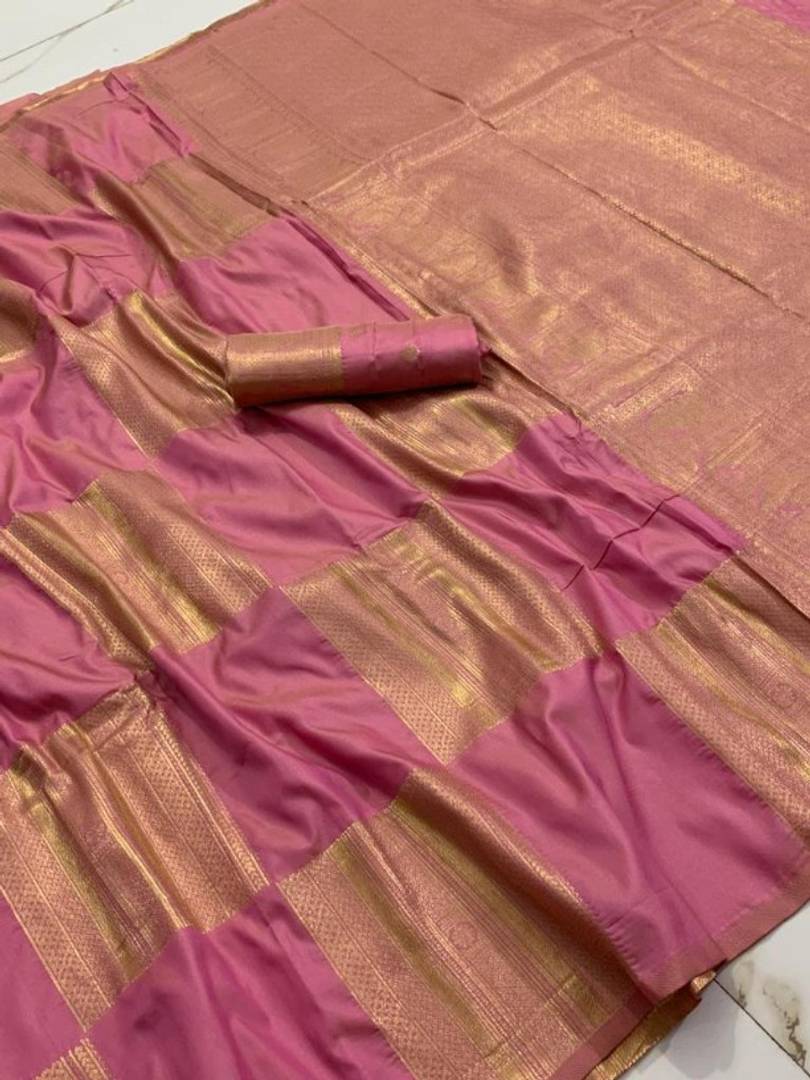 Womens Banarasi Silk Saree With Unstitched Blouse Piece